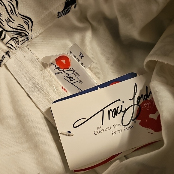 BNWT Traci Lords PUG Shorts, XL - Picture 2 of 2